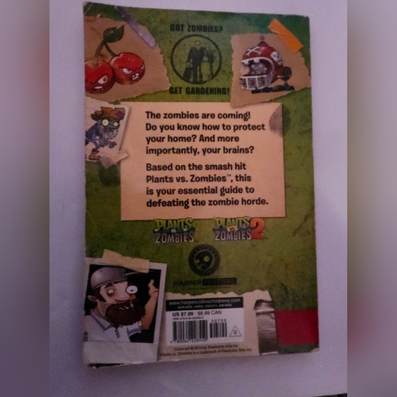 Plants vs. Zombies Book - Picture 3 of 5